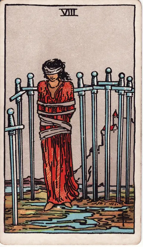 Huit d'Épées (8 d'Épées), carte de tarot du jeu de 1909 dessiné par Pamela Colman Smith